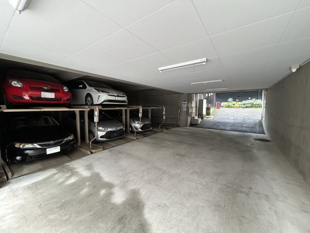 家具付リノベマンション☆リノベされて生まれ変わったお部屋ですぐに始められる新生活♪エアコン付きが何気に嬉しい☆駅も学校もスーパーも近いのは超嬉しい♪【リノベ／ラフィネステージ横浜南】の駐車場|駐車場があります