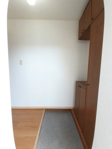 エスメラルダ三浜の玄関