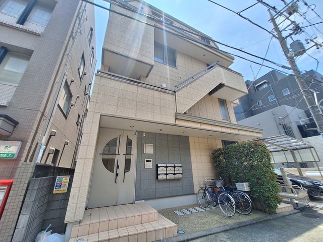 Breeze Terrace Ikegamiの外観|重厚な外観　オートロック付き
