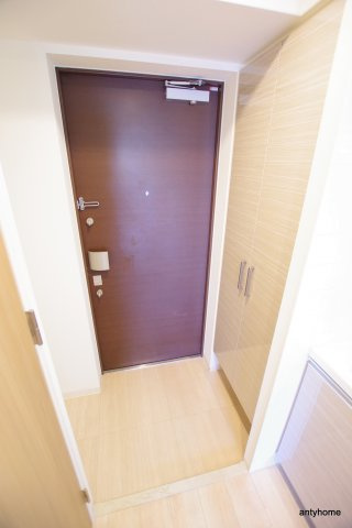 ジュネス新大阪レジデンス　仲介手数料無料の玄関