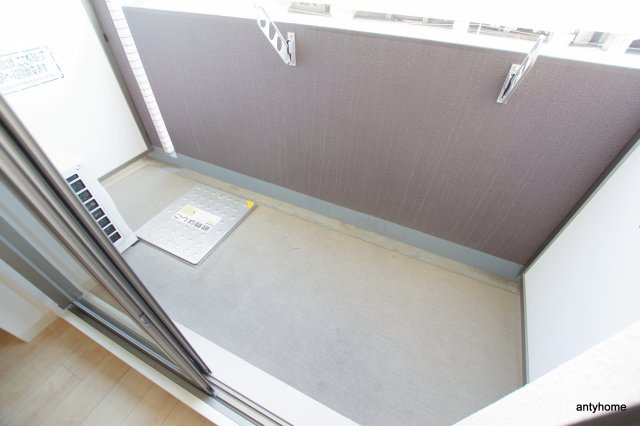 ジュネス新大阪レジデンス　仲介手数料無料のバルコニー