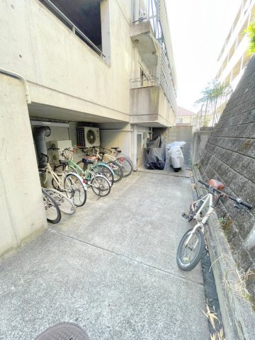 SCENE UNO（シェーネ　ウーノ）仲介手数料無料の駐車場