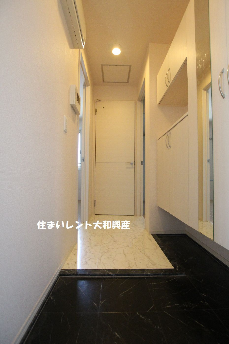 ブライトガーデン新磯野の玄関