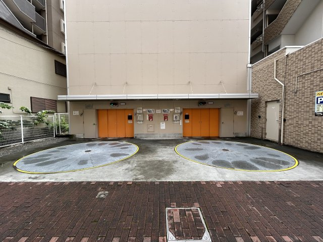 最上階×南西向き住戸で陽当たり・眺望良好なリノベーションマンション☆天気の良い日は富士山も望めます♪室内はライティングの綺麗な内装に生まれ変わり☆誰が見てもうっとりです//な【ベイサイトコート横浜】の駐車場|駐車場があるので、車を買う予定の方も安心です