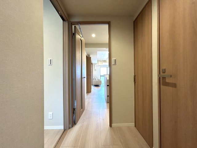 最上階×南西向き住戸で陽当たり・眺望良好なリノベーションマンション☆天気の良い日は富士山も望めます♪室内はライティングの綺麗な内装に生まれ変わり☆誰が見てもうっとりです//な【ベイサイトコート横浜】の内装|おしゃれな内装です