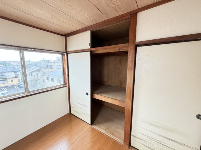 上信ハイツの収納