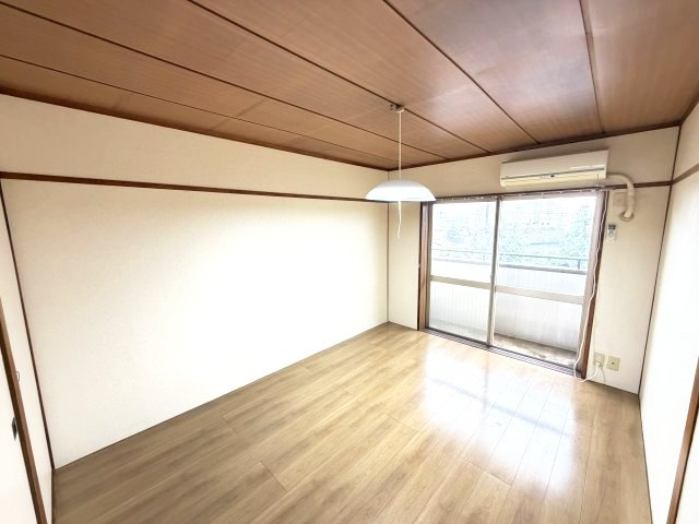 上信ハイツの寝室