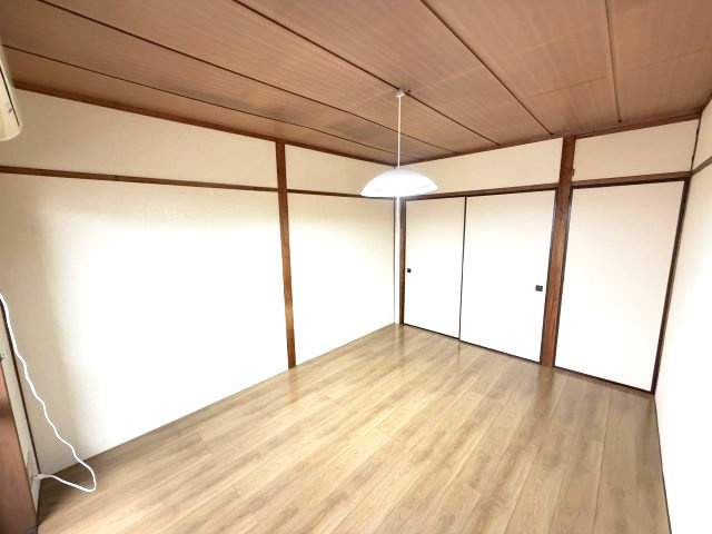 上信ハイツの子供部屋