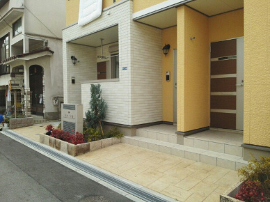 ビオーラ司のエントランス