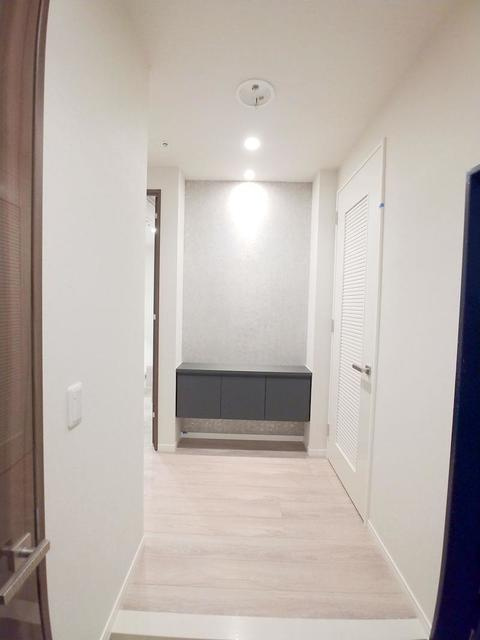 西新橋アルファレジデンスの玄関|※写真は同タイプ住戸です。