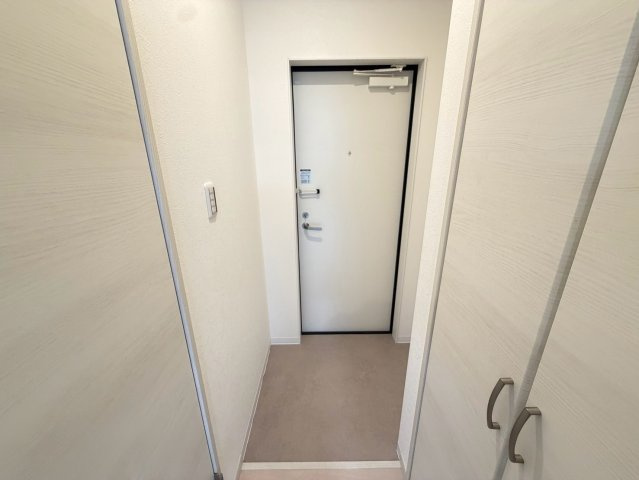 セレニティ小若江B棟の玄関