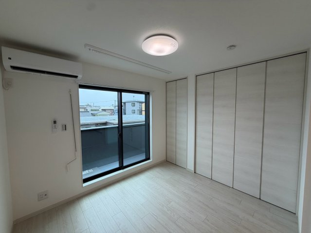 セレニティ小若江B棟の洋室