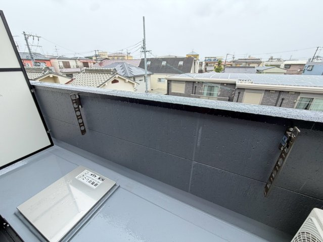 セレニティ小若江B棟のバルコニー