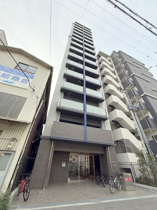 LIVIAZ NAMBA KRASS　仲介手数料無料の外観