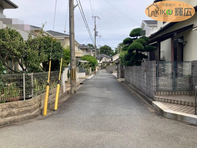 加古川市尾上町口里　中古戸建の前面道路含む現地写真