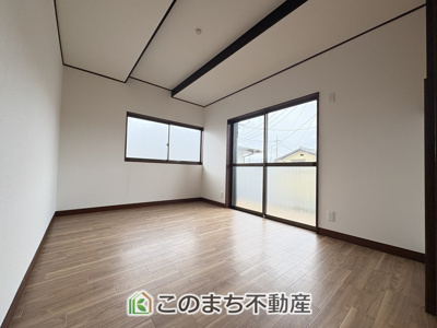 【洋室】 | KEM小山市乙女1期中古戸建 | 南向きで陽当たりの良い洋室♪風通しもよく快適です☆

