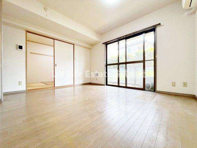 小平市小川町１丁目の賃貸マンションの居間・リビング