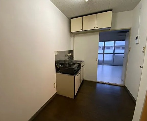 ジュエリーコートＢの玄関