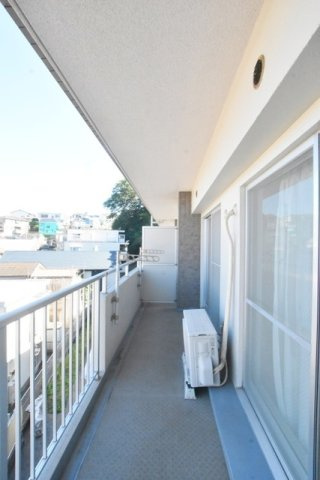 フォレスタ井土ヶ谷Ⅰのバルコニー