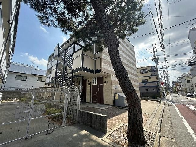 シェル上池台の外観