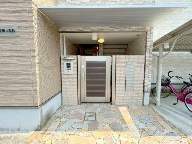 フジパレス東淀川Ⅱ番館のエントランス