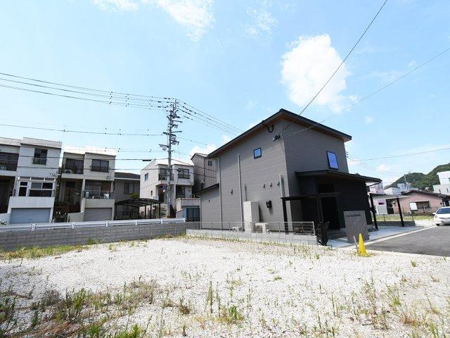 オール電化デザイナーズハウス徳島市かちどき橋建売③の前面道路含む現地写真|前面道路含む現地写真です