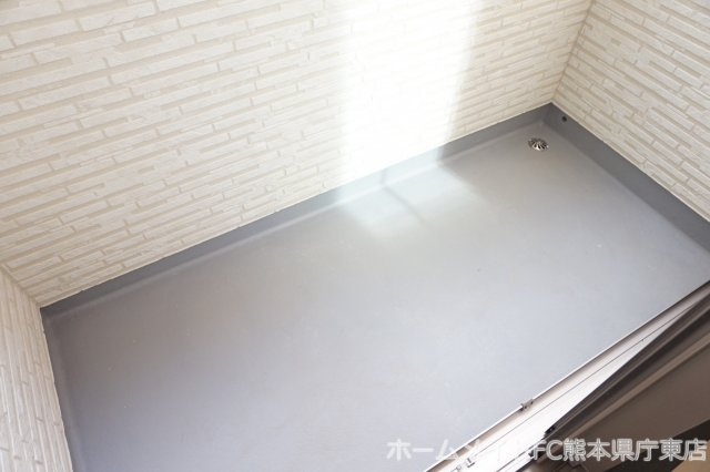 熊本市中央区新大江３丁目のアパートのバルコニー