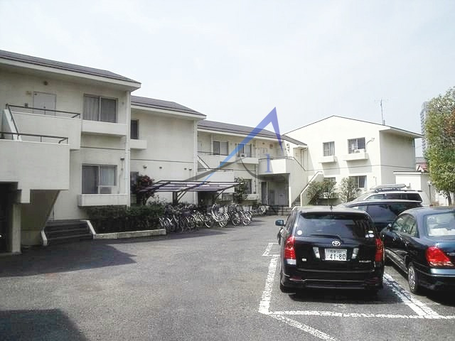 アゼリアガーデンの駐車場|駐車場です。