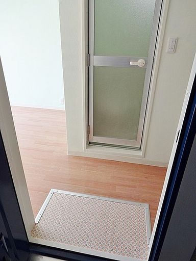甲南本山コーポラスの玄関