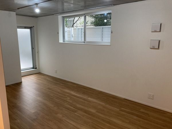 ASTILE三軒茶屋Ⅳの居間・リビング