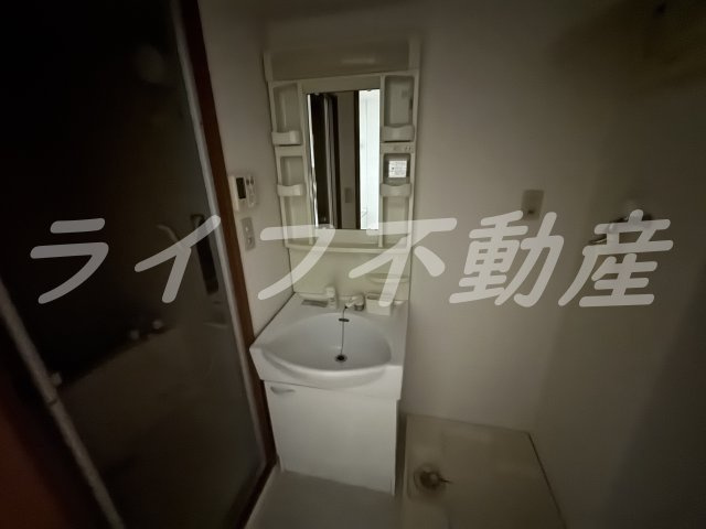 ジェイプライド新深江の独立洗面台|使いやすい独立洗面台です