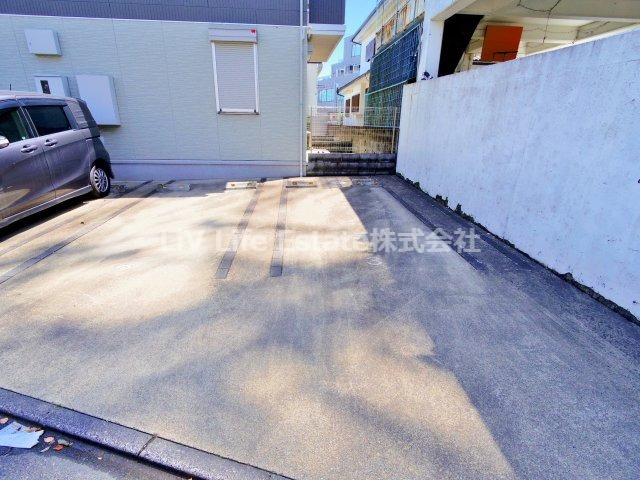 ソラリスの駐車場