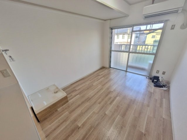 神戸市東灘区本山中町３丁目の賃貸マンションの居間・リビング