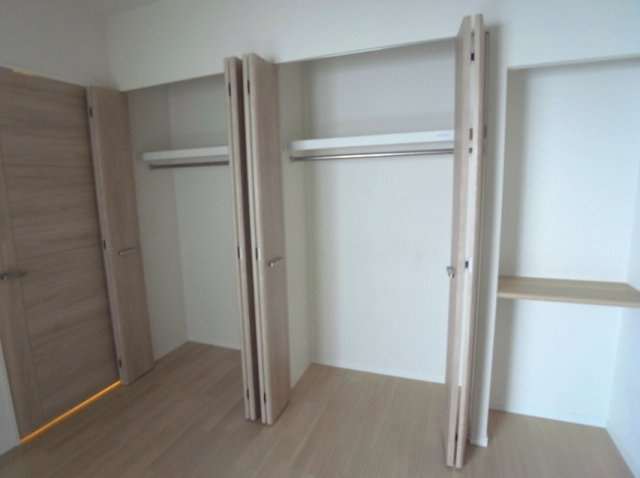 神戸市中央区北長狭通４丁目の賃貸マンションの収納