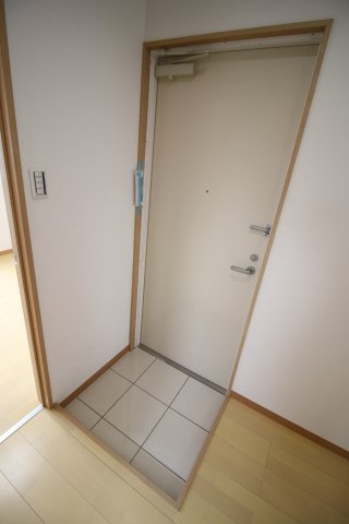 神戸市中央区大日通６丁目の賃貸マンションの玄関
