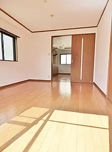 芦屋市精道町の賃貸マンションの居間・リビング