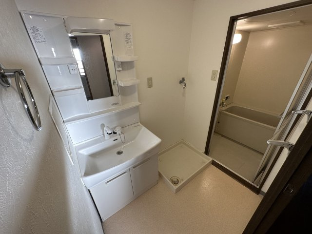 神戸市灘区中郷町２丁目の賃貸マンションの洗面所