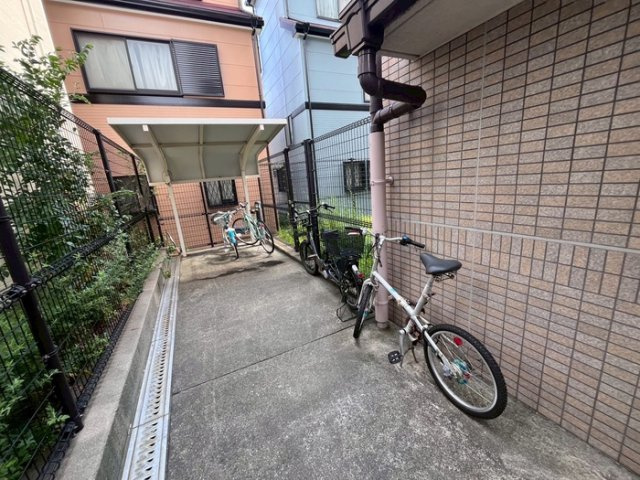 神戸市灘区中郷町２丁目の賃貸マンションの駐車場
