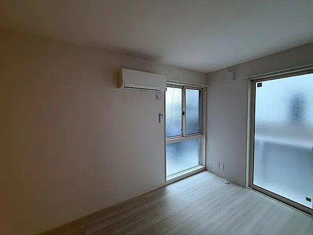 神戸市東灘区深江南町４丁目のアパートの居間・リビング