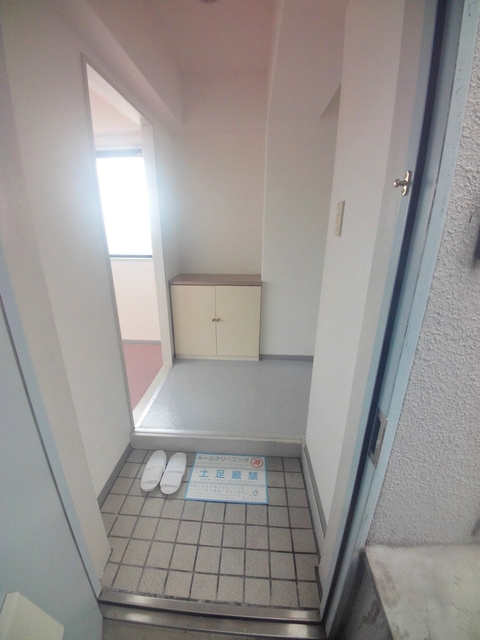 神戸市灘区福住通４丁目の賃貸マンションの玄関