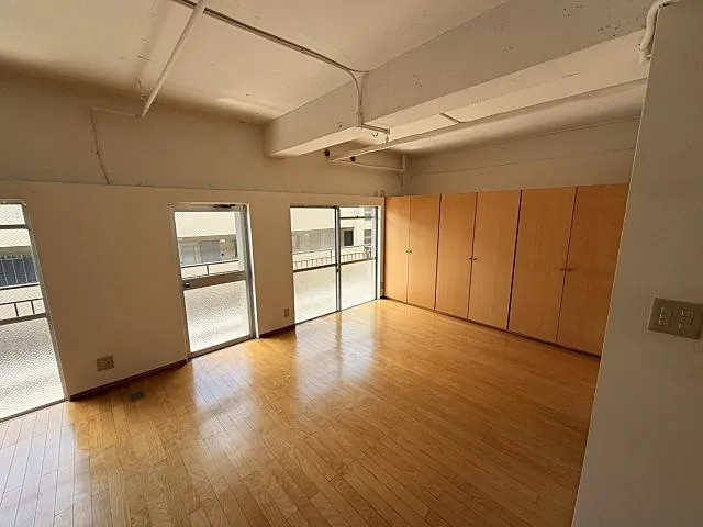 神戸市中央区中島通４丁目の賃貸マンションの居間・リビング