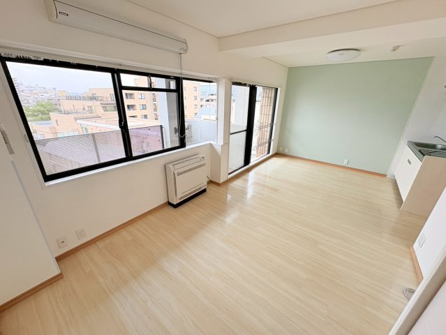 芦屋市松ノ内町の賃貸マンションの居間・リビング