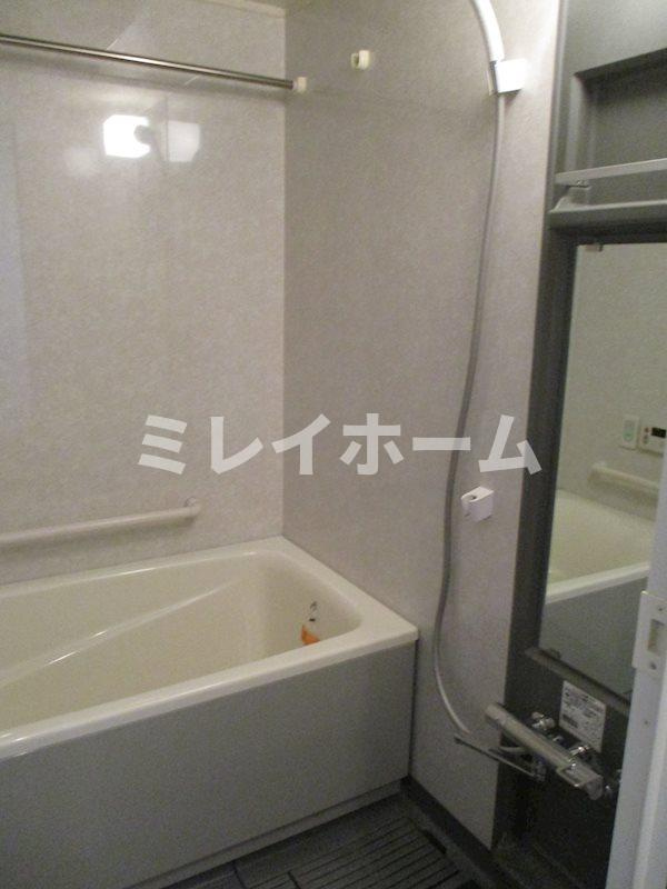ヴィラはなぞのの浴室