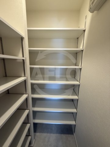 スプランディッド本町グラン（南大江小学校区）の収納|スプランディッド本町グラン　ウォークインクローゼット