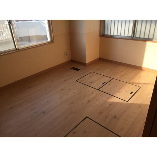 春日井市二子町１丁目の賃貸マンションの居間・リビング