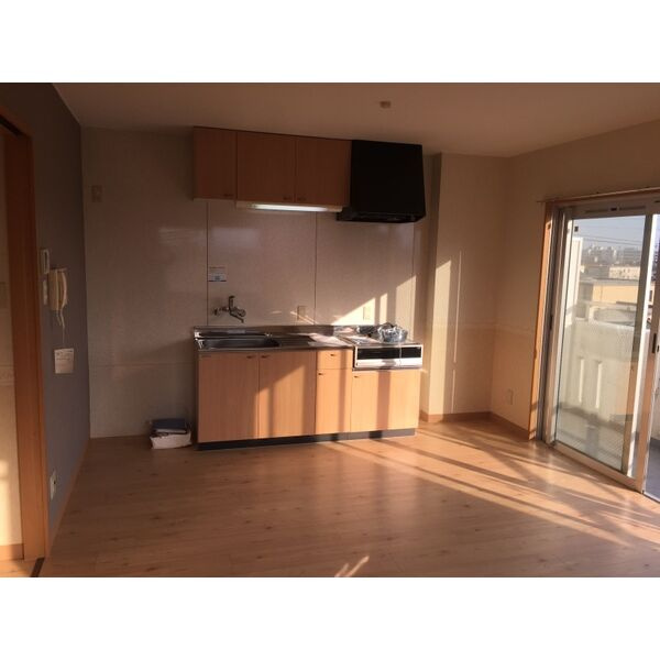 春日井市二子町１丁目の賃貸マンションの居間・リビング