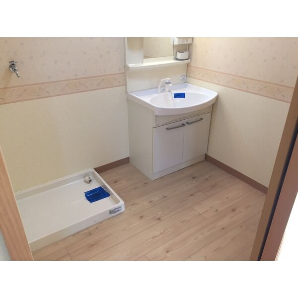 春日井市二子町１丁目の賃貸マンションの洗面所