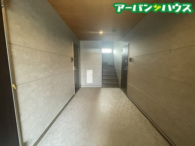 REGALEST 伊島Ⅰのエントランス