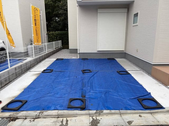 福生市熊川第14の駐車場|お車を2台所有の方も安心の並列駐車スペース。日常使いからセカンドカーまで快適に駐車できます。 