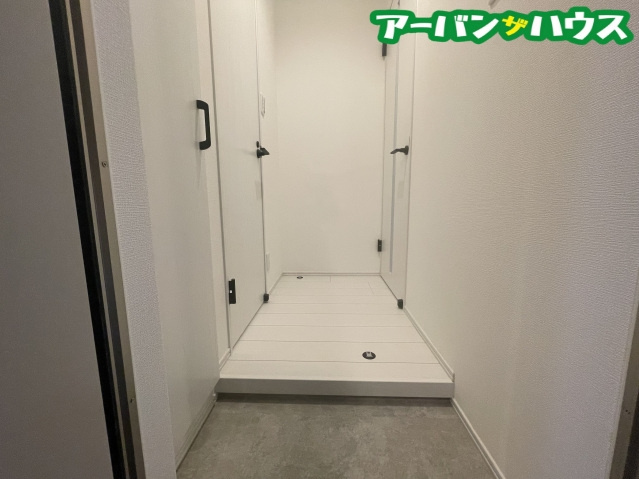REGALEST 伊島Ⅰの玄関